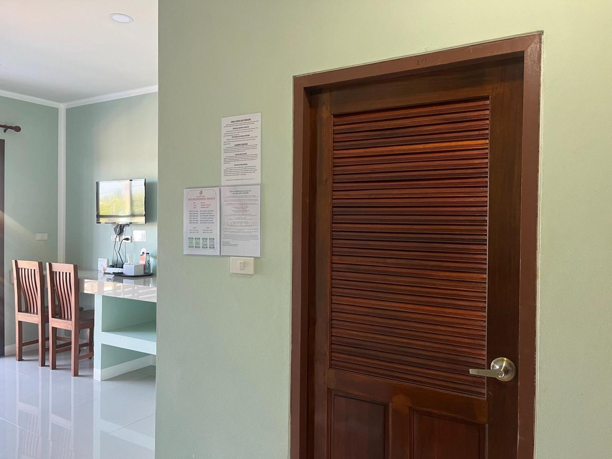 בופוט J & Ariya Hotel Near Samui Airport And Koh Phangan Pier מראה חיצוני תמונה